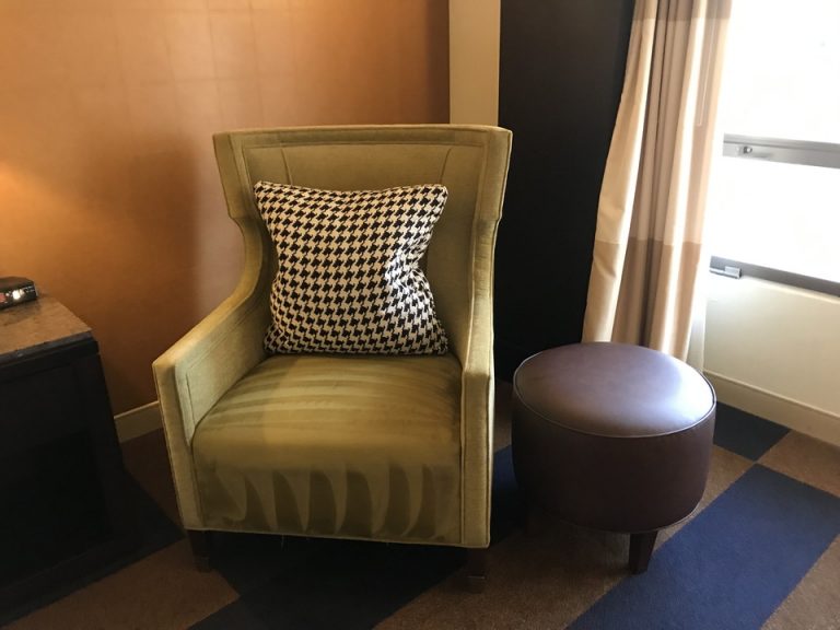 小さな椅子がありました