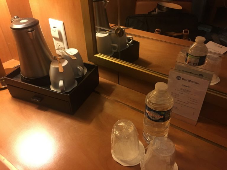 鏡台上 カフェバー的なところ