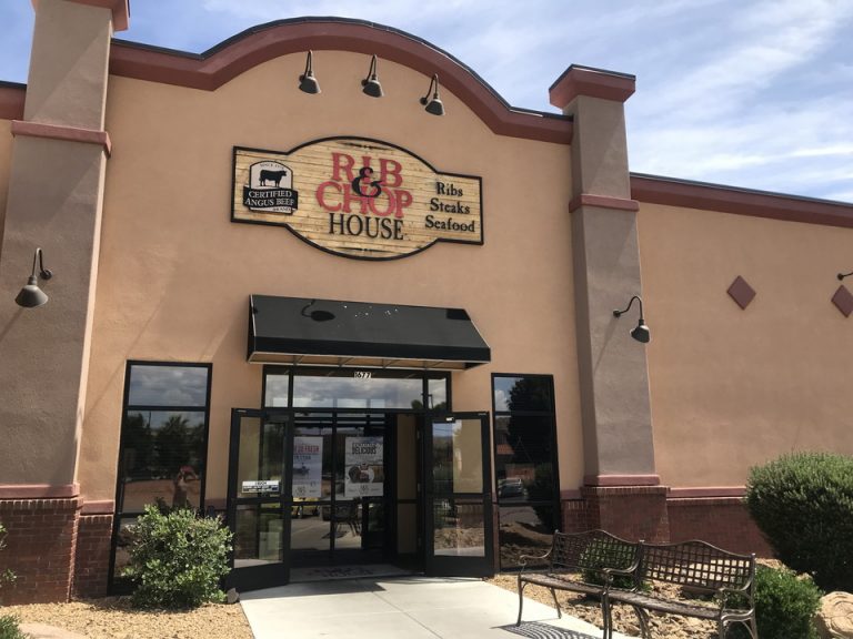 ホテル隣ステーキハウス