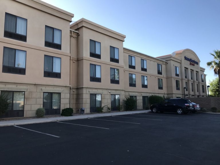 HOTEL外館バック側