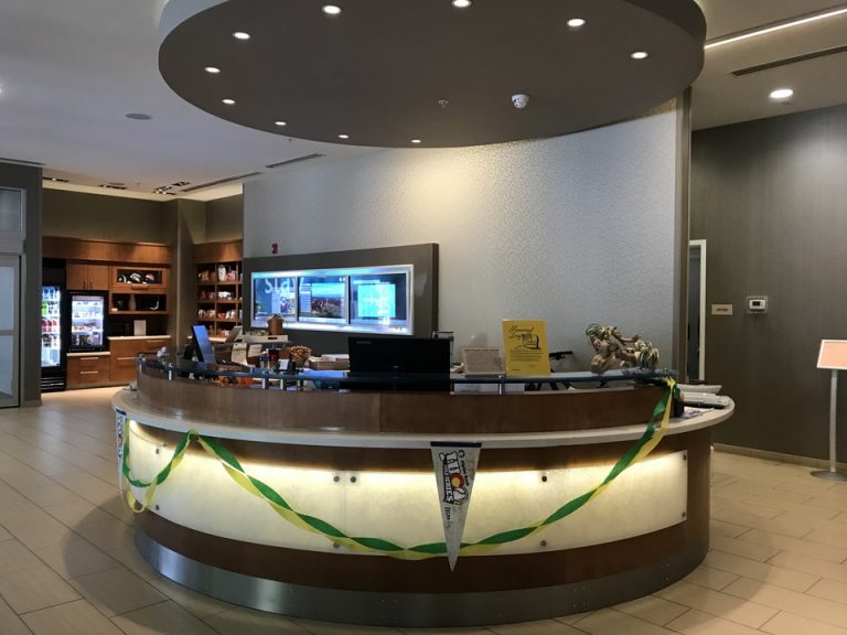 フロントカウンター