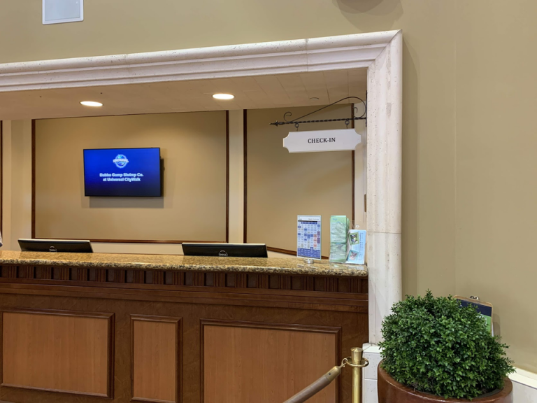 フロントカウンター