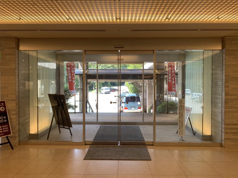 エントランス内観です。