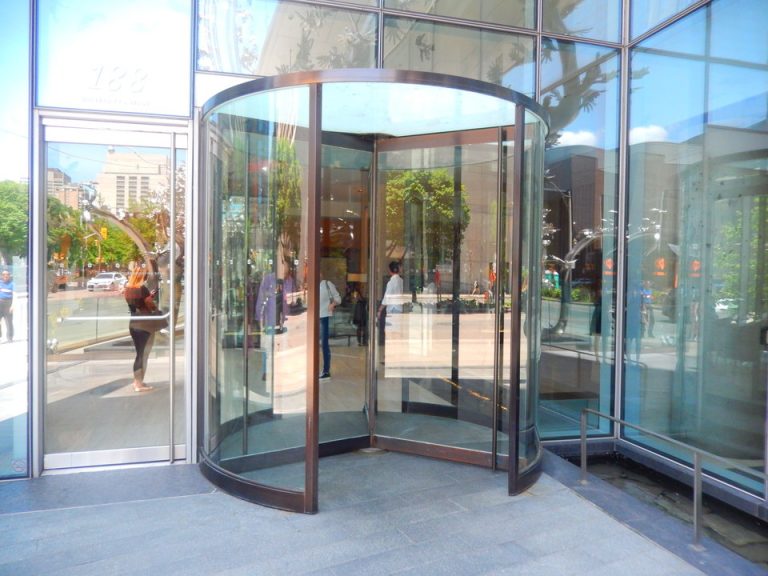 エントランス外観