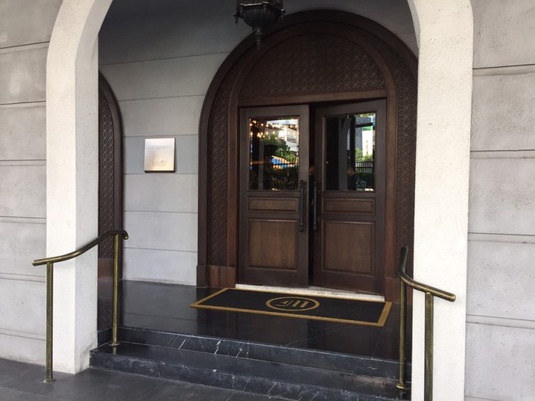 エントランス外観