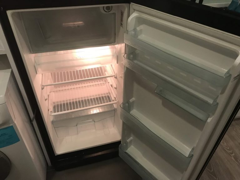 冷蔵庫(開けた状態)