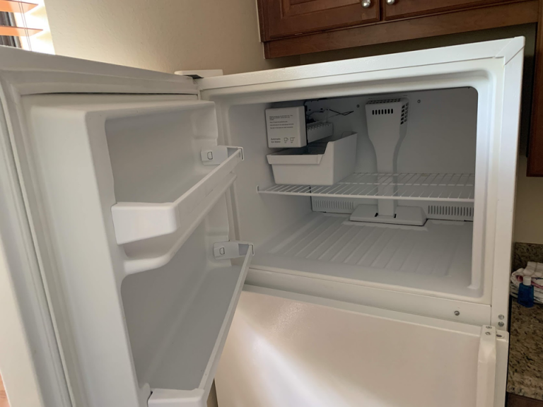 冷蔵庫(開けた状態)