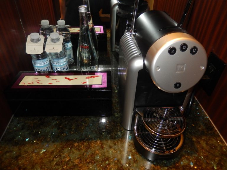 ミニバー・カフェコーナー