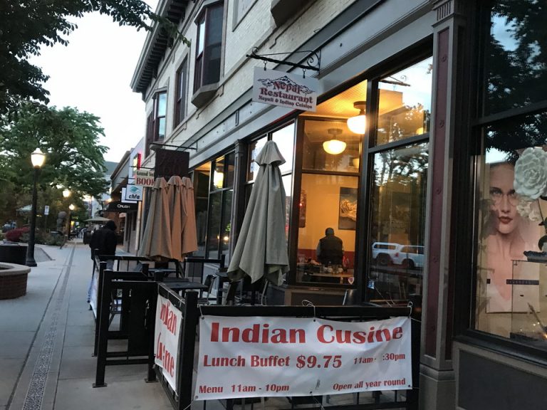 ホテル宿泊者が多く利用ネパール料理店