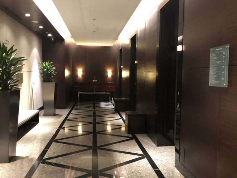ロビーエレベーターホール