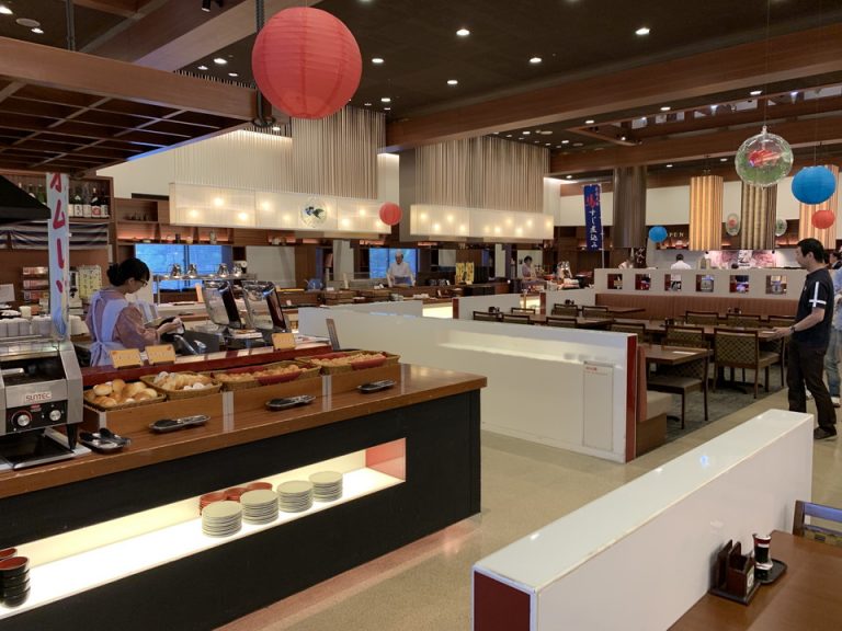 朝食会場の内観です。