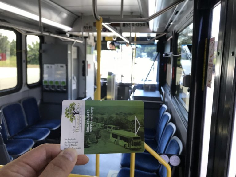 安全な街だと感じてバスにもチャレンジ!ガラガラで綺麗なバス。車掌さんは優しい