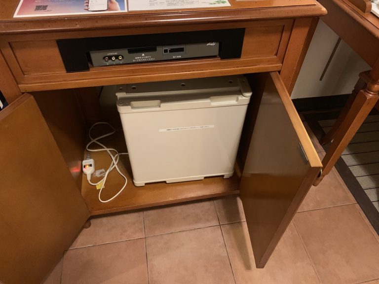 冷蔵庫(閉じた状態)