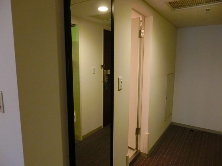 部屋からバスルーム
