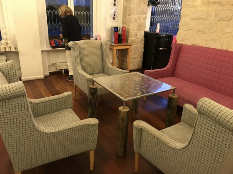 ホテル休憩室 一部 (2)