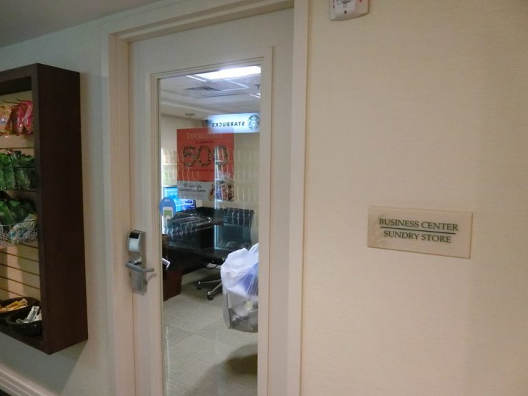 フロント横ビジネスセンター