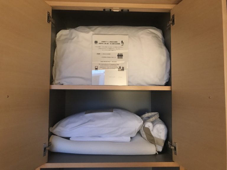 クローゼット内予備寝具・タオル