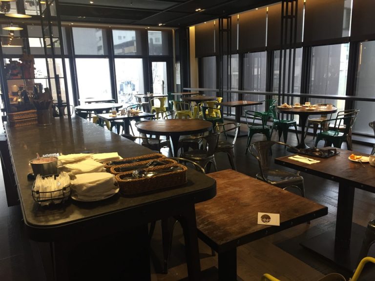 朝食_レストラン全体