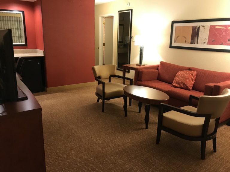 リビングルーム夜はダークライト