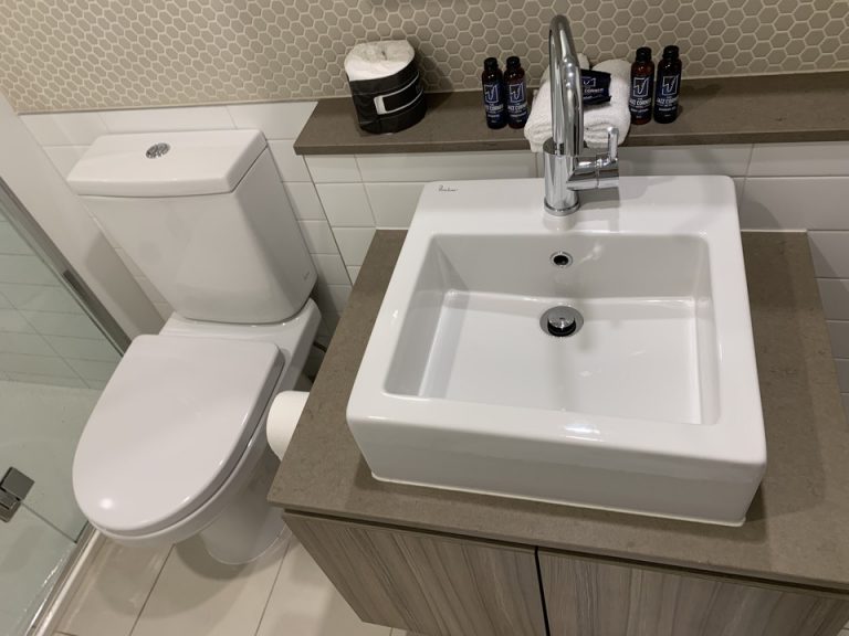 洗面台とトイレ