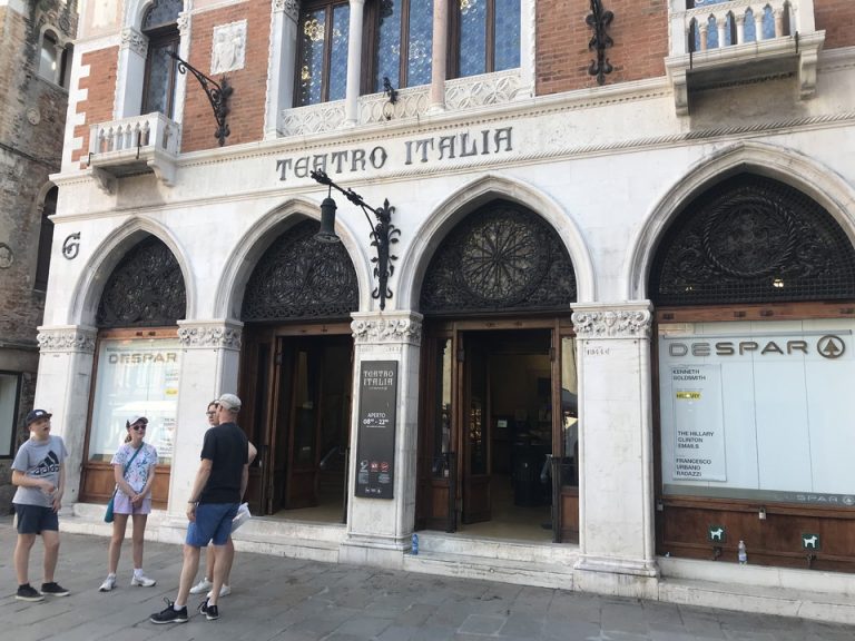 徒歩5分圏内のスーパー