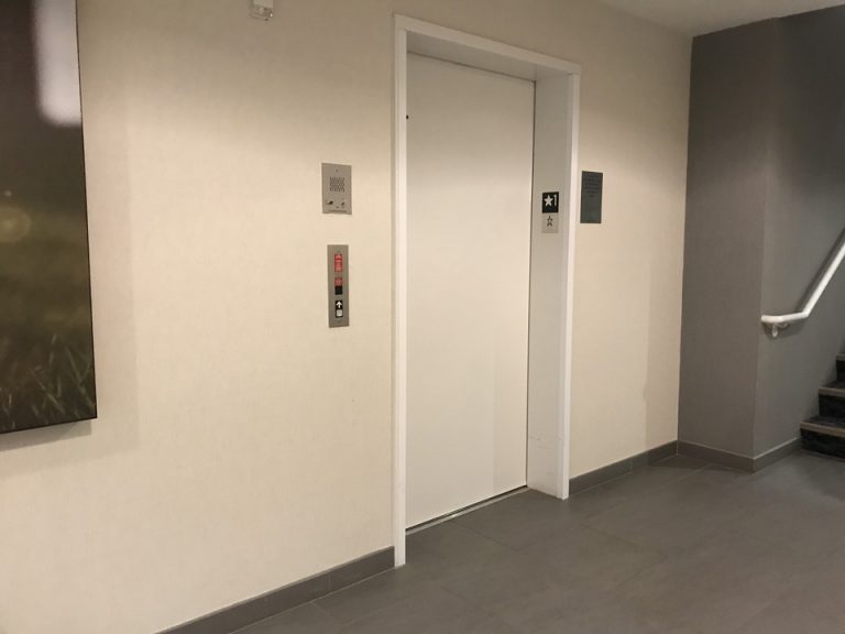 エレベーター