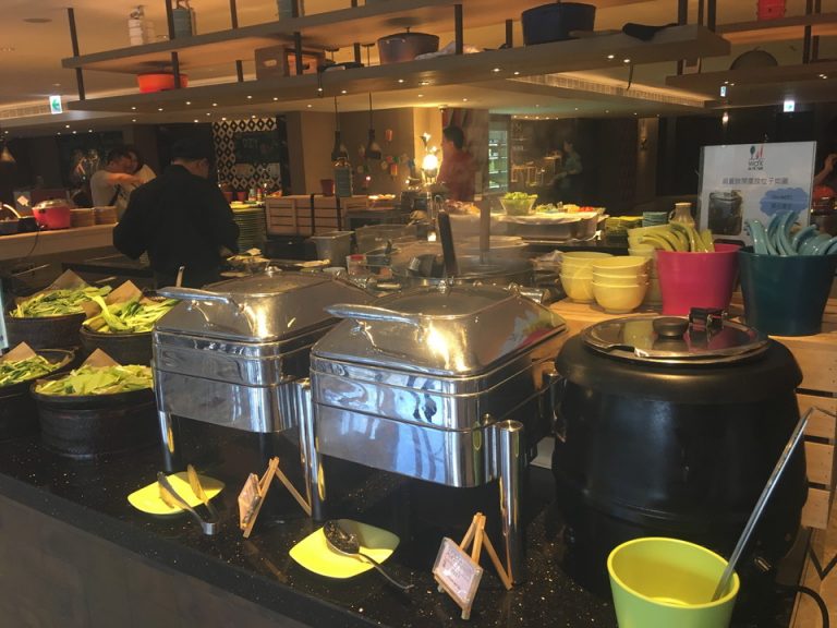 朝食ビュッフェ麺