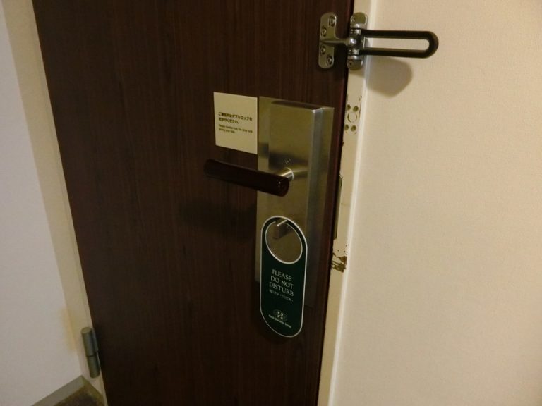 ドア内側