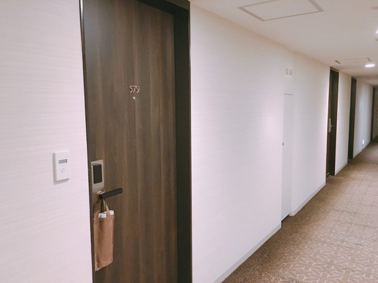 客室ドア