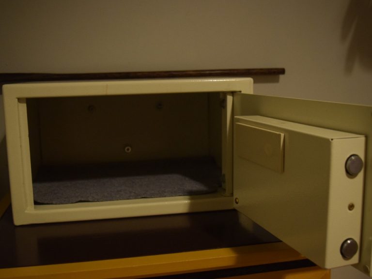 セーフティーボックス開けた状態