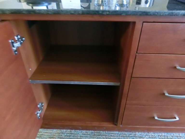 コーヒーメーカー下収納