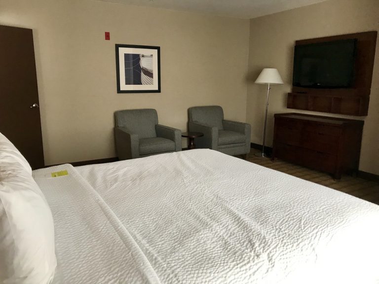 伝わるかしらこの十分な広さのベッドルーム