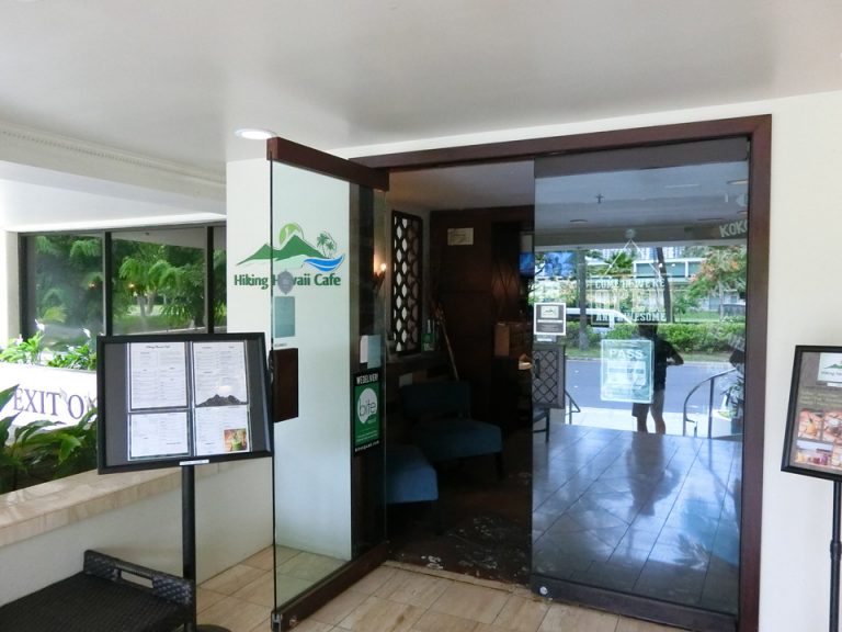 地上階、レストラン