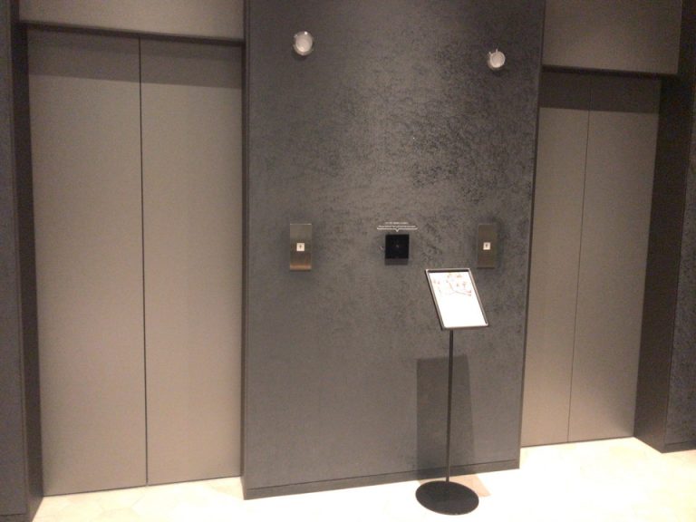 1Fエレベーターホール
