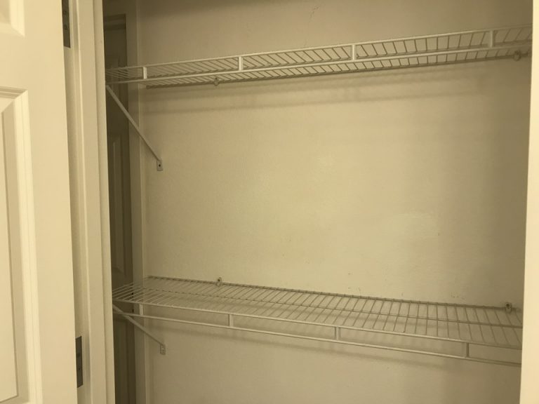 バスルーム大にも扉がありクローゼットにアクセスできます