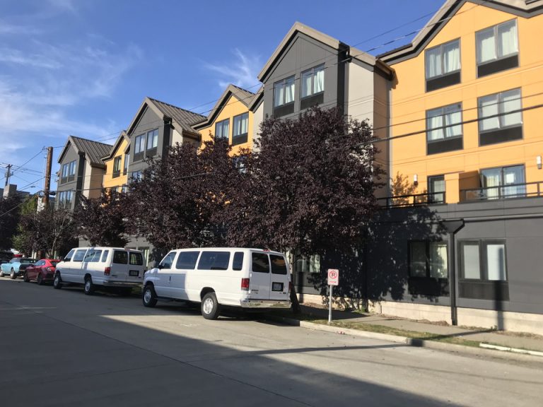 ホテル周りはストリートパーキングもできるようでした