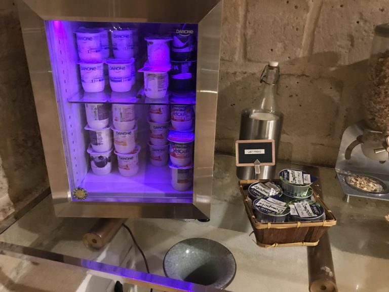 朝食会場(ヨーグルト)