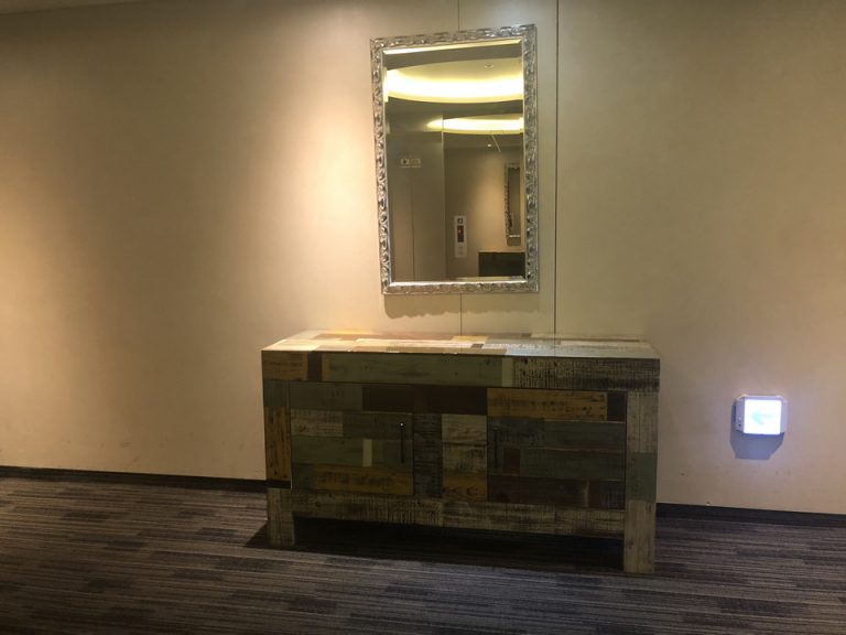 客室階エレベーターホール