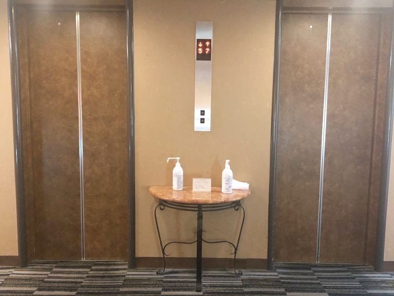 客室階エレベーターホール