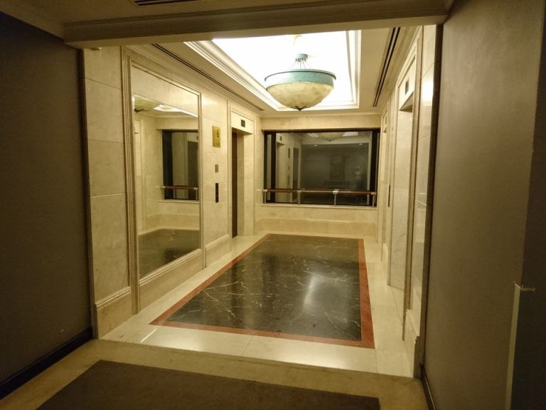 エレベーターホール客室階(1)