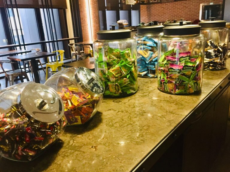 ハッピーアワースナック4