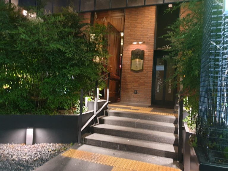 エントランス外観(4)