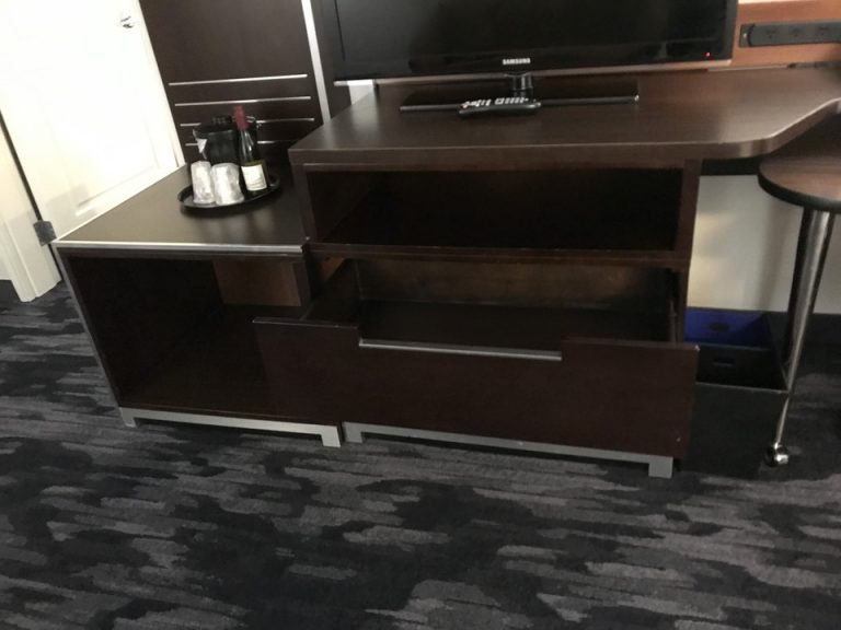 リビング側のTV