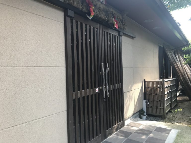 エントランス内観