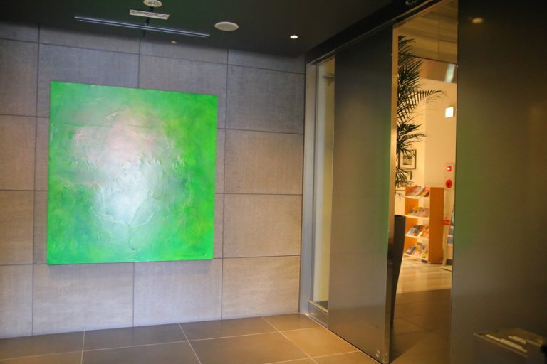 エントランス内観