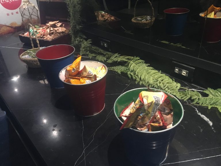地下1階フリー飲食スナック(1)
