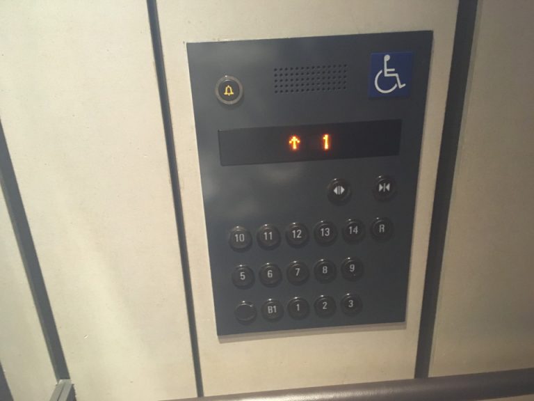 エレベーターボタン(1)