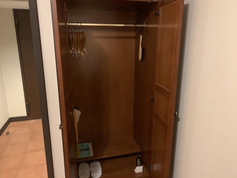 クローゼット(開けた状態)