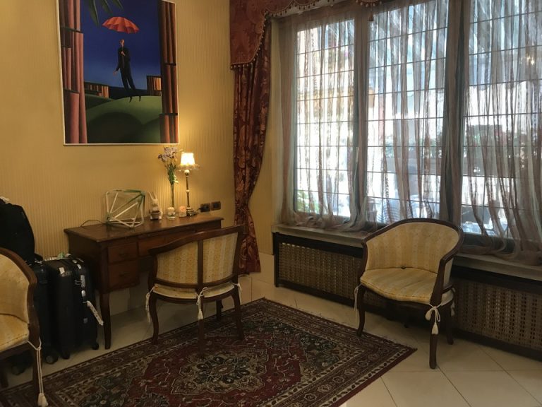 フロント横の休憩室