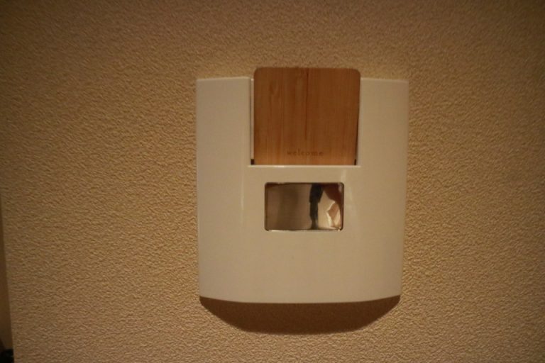 客室カード挿入部